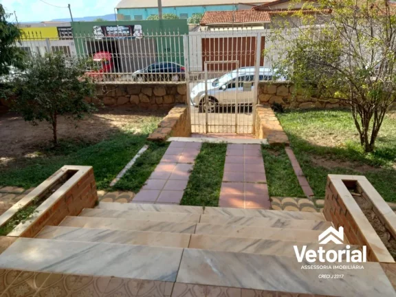 Imagem Casa com 6 dormitórios no Bairro JK - Barreiras-BA