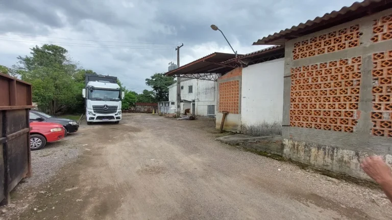 Imagem Barracão industrial 2500 m2 em Curitiba. Bairro Boqueirão