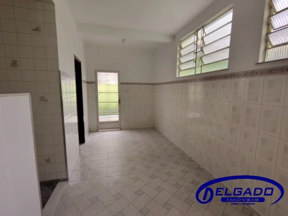 Imagem DELGADO aluga CASA fins COMERCIAIS em VENDA DAS PEDRAS, Itaboraí-RJ, com 4 quartos, 2 suítes, 2 salas, 1 banheiro, 6 vagas de garagem!