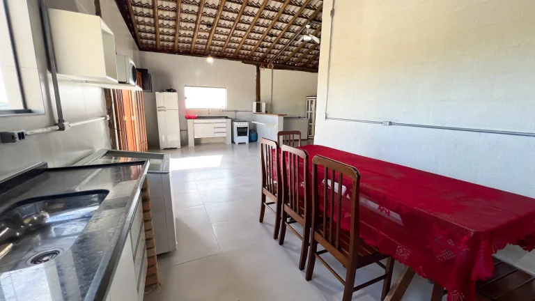 Imagem Chácara em Araçoiaba da Serra-SP: 5 quartos, 3 suítes, 230m² de área, venda ou locação no Campo do Meio.