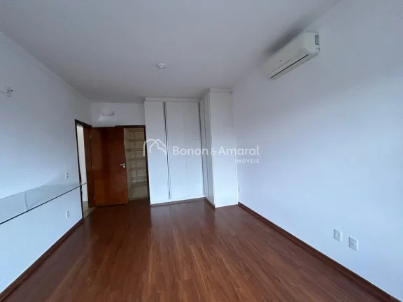 Imagem Sobrado disponível para locação no condomínio resort Reserva Real, em Paulínia. O imóvel conta...
