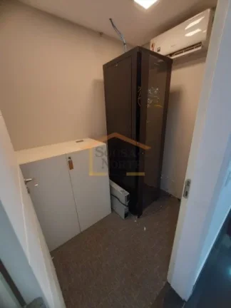 Imagem Salão Comercial, composto por 4 salas, sendo 3 unificadas totalizando 153m² e outra ao lado, no me...