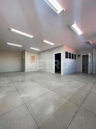 Imagem Prédio comercial com 3 andares para locação na Av. Monsenhor Ângelo Sampaio