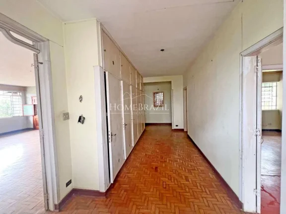 Imagem Casa à venda no centrinho do Capivari em Campos do Jordão | Terreno plano com alto potencial de investimento