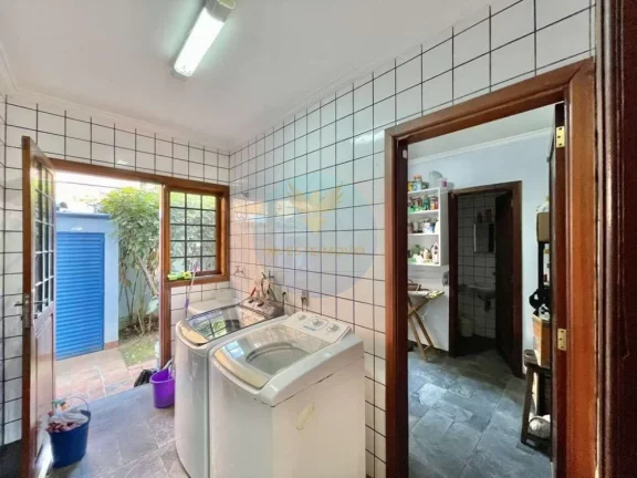 Imagem Casa em Condomínio a Venda no bairro Granja Viana - Carapicuíba, SP
