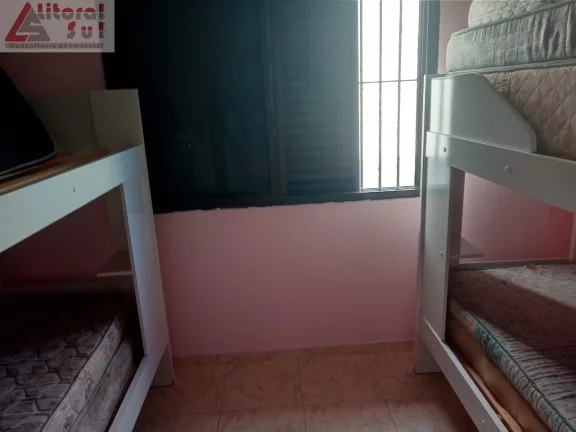 Imagem Casa à venda em Praia Grande-SP, bairro Maracanã: 2 quartos, 1 suíte, sala, 2 banheiros, 1 vaga e 75m² de área. Imperdível!