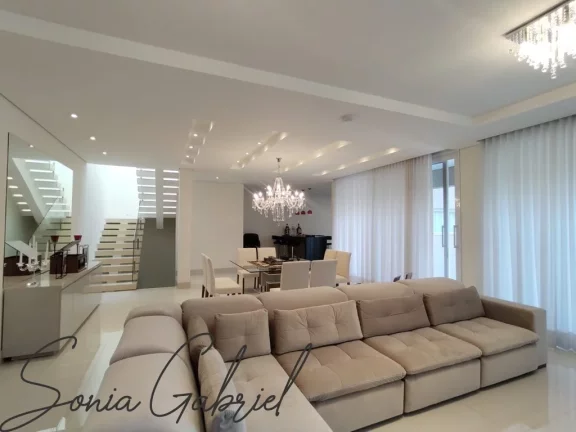 Imagem Imóvel de luxo: Casa em condomínio à venda em Valinhos-SP, Condomínio Zürich Dorf - 4 quartos, 4 suítes, 3 salas, 6 banheiros, 6 vagas, 580m².