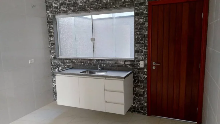 Imagem Casa Nova em Condomínio Fechado para Locação – Primeira Locação
