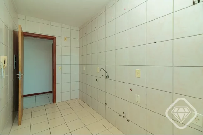 Imagem Apartamento pronto para morar na Avenida Cavalhada
Dois dormitórios, sacada com churrasqueira e vag...