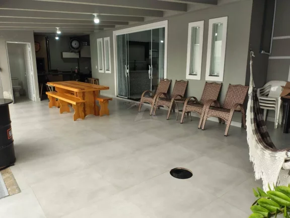 Imagem CASA COM PISCINA, 3 QUARTOS SENDO 1 SUÍTE, SÃO JOSÉ