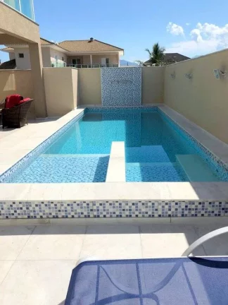 Imagem BELISSIMO SOBRADO EM CONDOMINIO FECHADO COM 5 SUITES
