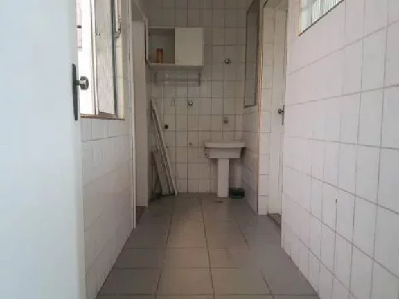 Imagem Conjunto comercial na Praça D. Gastão Liberal Pinto