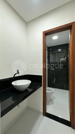 Imagem Casa padrão à venda no Vale do Sol, Parnamirim - Confira essa oportunidade!