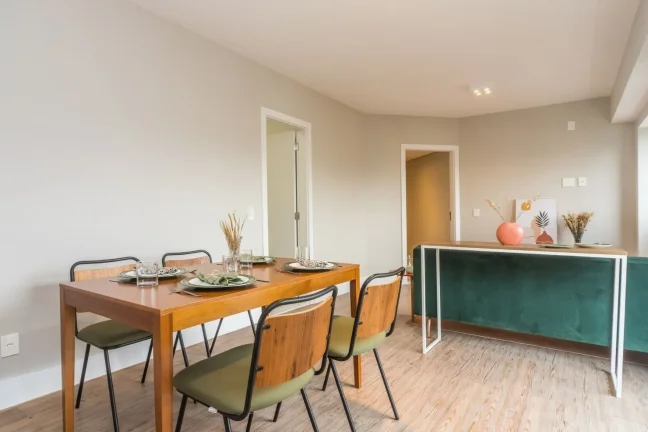 Imagem Apartamento 93M² Reformado, 3Q, 1 Suíte, 2 Banheiros, 2 Vagas, Varanda, Piscina, Academia, Churrasqueira, Playground, Salão de Festas e Jogos, Quadra.