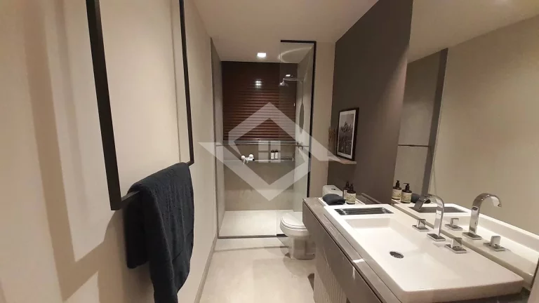Imagem Apartamento de 4 Quartos para Venda na Barra da Tijuca com 268 m²