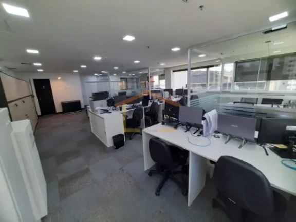 Imagem Sala comercial no 8º andar, composta por 2 salas unificadas de 51m² cada, totalizando 102m².

Loc...
