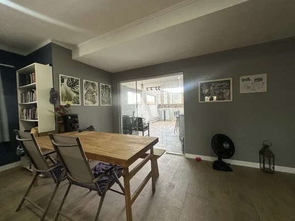 Imagem Casa alta à venda no bairro da Aparecida