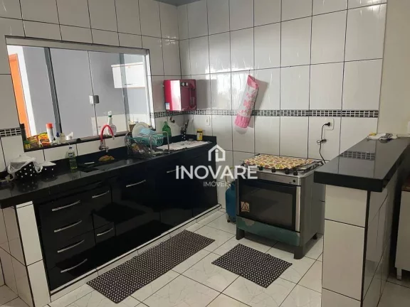 Imagem Casa com 3 dormitórios à venda, 220 m² por R$ 350.000 - Santa Maria - Itumbiara/GO