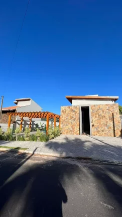 Imagem Imóvel luxuoso localizado em um condomínio com segurança 24 horas. Localização privilegiada em Rifaina-SP