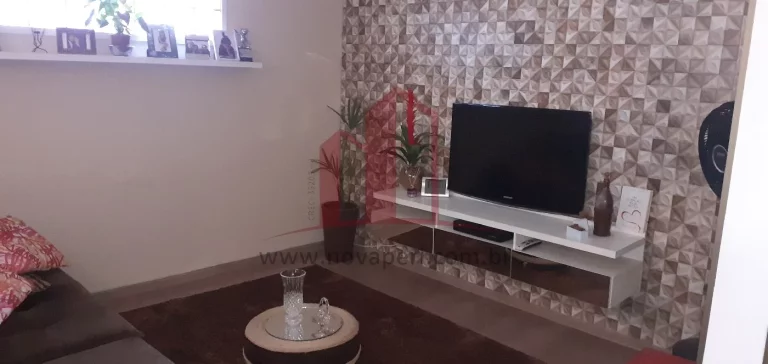 Imagem Impecável casa à venda no Centro de Franco da Rocha-SP: 2 quartos, 1 suíte, 3 salas, 2 banheiros, 2 vagas, 238 m².