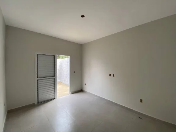 Imagem Casa à venda com 2 domitórios com suíte, próximo de tudo!