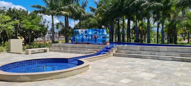 Imagem Casa térrea 3 dormitórios no bairro Tude Bastos