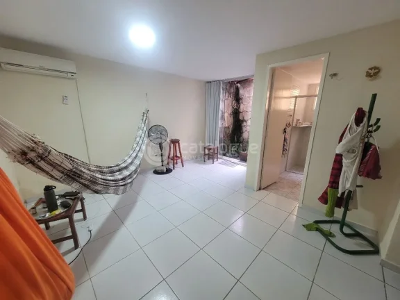 Imagem Casa Padrão à Venda em Lagoa Nova, Natal - 4 Dormitórios