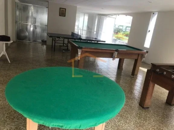 Imagem Apartamento com 3 dormitórios, sendo 1 de empregada e 2 com armários planejados, sala ampla para 2...