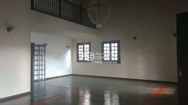 Imagem Casa estilo colonial, possui 3 suítes com ar condicionado e armários. Condomínio Portella Itu SP