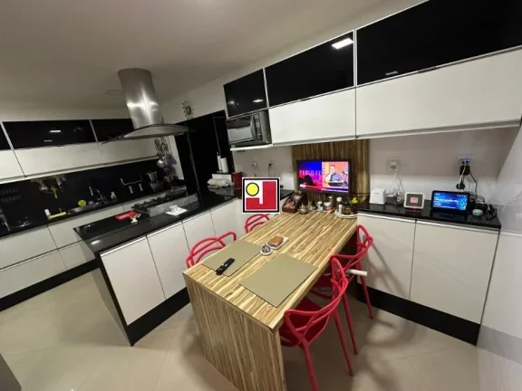 Imagem Vendo 4sts, Jardim Oceânico, 245m², altíssimo luxo, decoração primorosa, cozinha planejada, porcelanato peças grandes, segurança, proximo metrô BRT