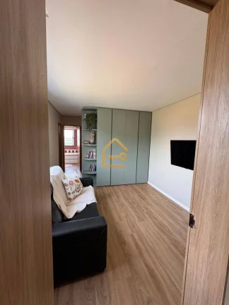 Imagem Casa 3 pavimentos, 3 dormitórios (1 suíte),2 vagas, Jd das Indústrias, SJC