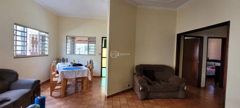 Imagem Residência de Luxo à Venda em Campo Grande-MS: 4 Quartos, 1 Suíte, 222m² no Parque Residencial Rita Vieira