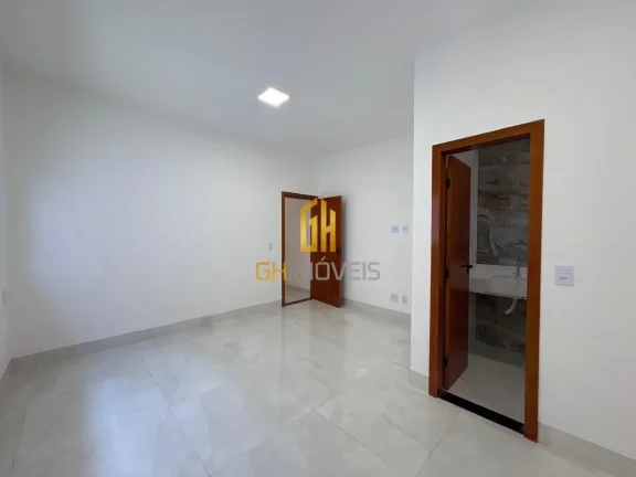 Imagem A casa possui 

- 3 quartos sendo 1 suíte 
- Sala 
- Cozinha 
- 2 banheiros 
- Área gurmet com chu...