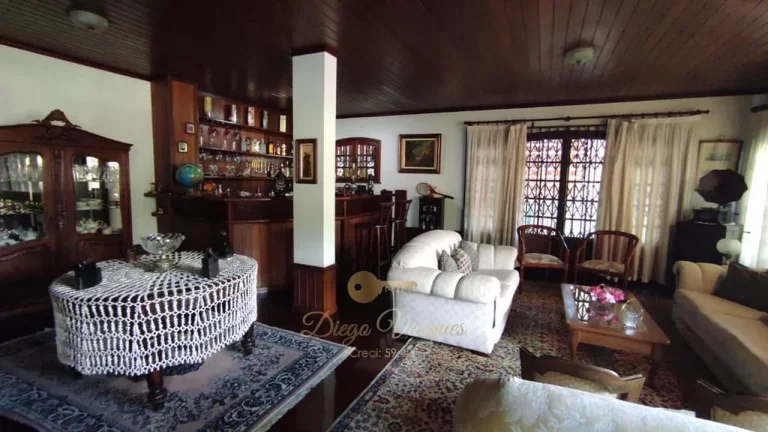 Imagem Casa para Venda em Teresópolis / RJ no bairro Tijuca