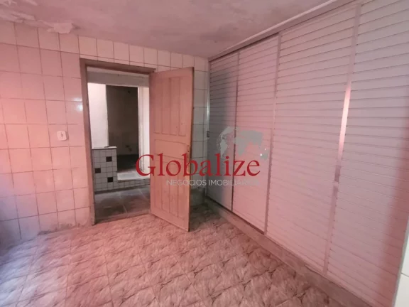 Imagem Oportunidade de casa para reforma com 4 dormitórios na vila São Jorge em Santos por $215.000,00