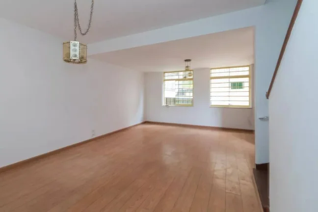 Imagem Casa Vila Anglo Brasileira - 170M², 3 Dorms, 3 Vagas, Próximo ao Metrô.