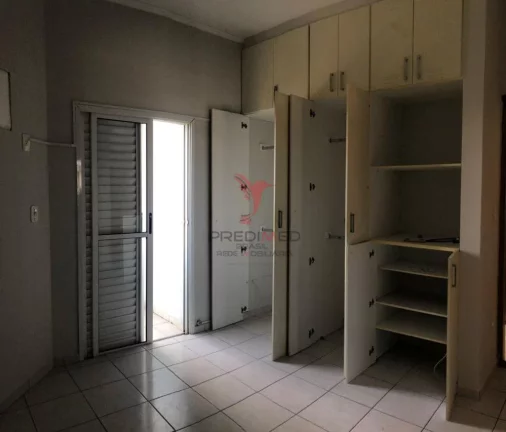 Imagem ...lt;br...gt;Amplo apartamento localizado na Ch...aacute;cara Selles: 2 quartos com arm...aacute;ri...