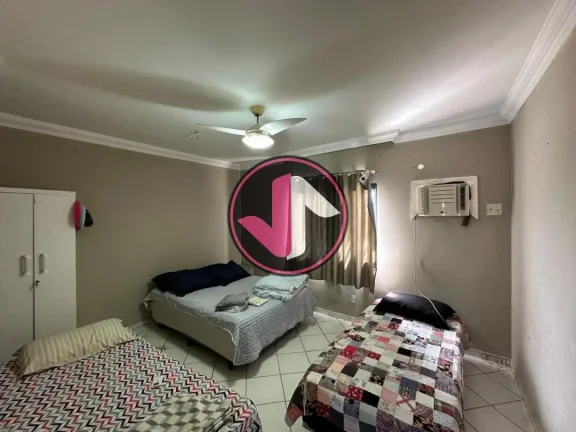 Imagem Aproveite a oportunidade de adquirir esta incrível casa localizada no bairro CPA I, em Cuiabá. Com...