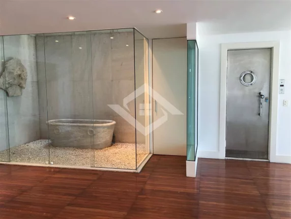 Imagem Apartamento de 3 Quartos para Venda em Ipanema com 200 m²