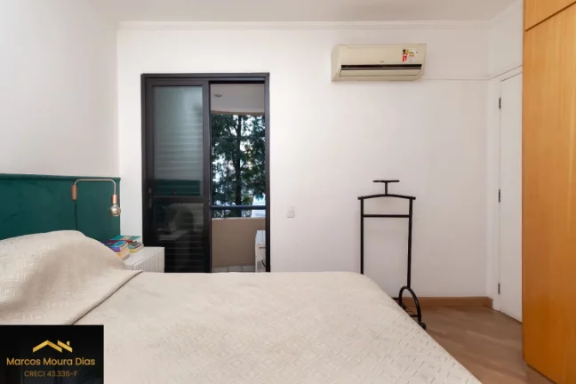 Imagem apartamento de 120m² com 3 dormitórios, sendo 1 suíte, sala para dois ambientes e 2 vagas. Edifício com Lazer e Portaria 24 hs