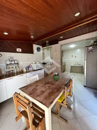 Imagem Casa Triplex de 4 Quartos para Venda na Taquara com 130 m²