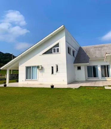 Imagem Lindo sítio com 10,4h totais, sede com 600m² 3 suites Maters 9 banheiros e 6 v