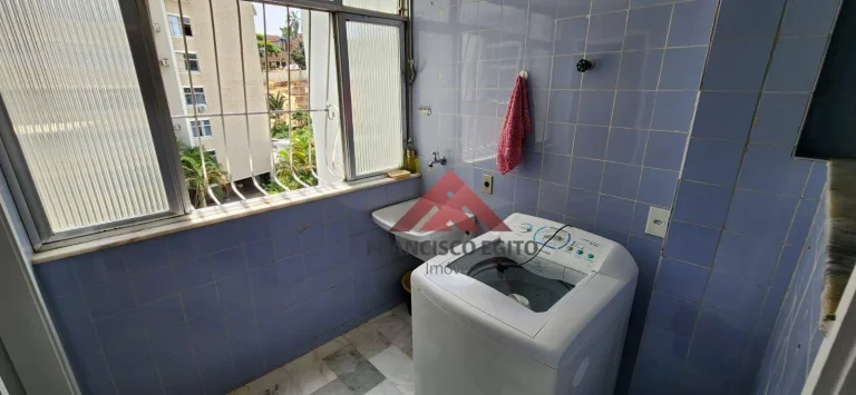 Imagem Apartamento com sala 03 quartoa e dependencia completa,vaga de garagem,em otima localização no Ingá,proximo a todo comércio, colégios e faculdades,co