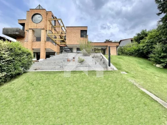Imagem Casa de Condomínio em Palos Verdes - Cotia