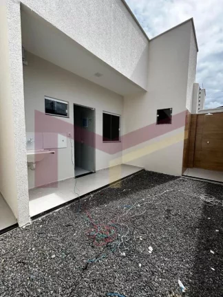 Imagem Casa 2/4 sendo uma suíte Pronta para morar