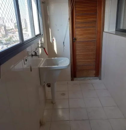 Imagem Apartamento - Centro - com 117 m2, com 03 dormitórios, comae, sendo uma suíte, ampla sala para 02 ...