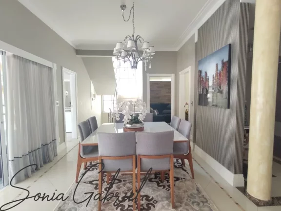 Imagem Luxuosa casa em condomínio à venda em Condomínio Terras de Vinhedo, Vinhedo-SP: 4 quartos, 4 suítes, 3 salas, 6 banheiros, 4 vagas de garagem, 560m². Imagem Luxuosa casa em condomínio à venda em Condomínio Terras de Vinhedo, Vinhedo-SP: 4 quartos, 4 suítes, 3 salas, 6 banheiros, 4 vagas de garagem, 560m².