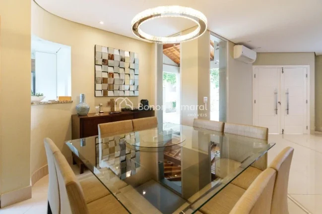 Imagem Esta residência une conforto, praticidade e lazer em um só lugar.

Piso térreo: sala de estar, ja...