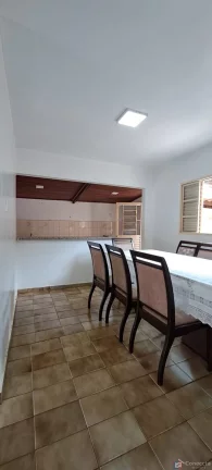 Imagem Casa de Esquina à Venda no Alvorada – Patos de Minas | 3 Quartos e Área para Veículos