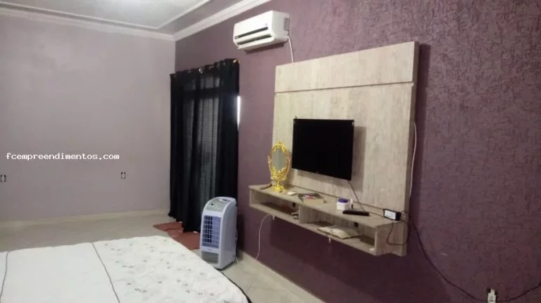 Imagem Sobrado para Venda em Limeira, Jardim Santa Eulália, 4 dormitórios, 2 banheiros, 3 vagas
